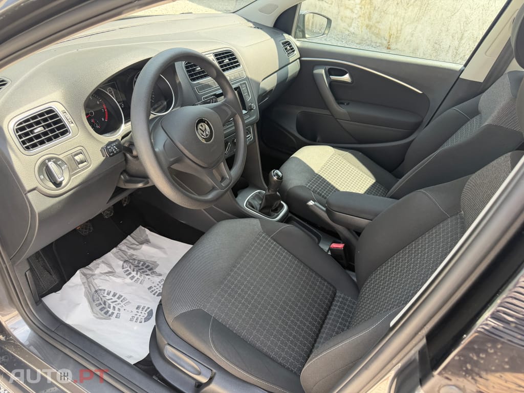 Volkswagen Polo 1.0 Confortline