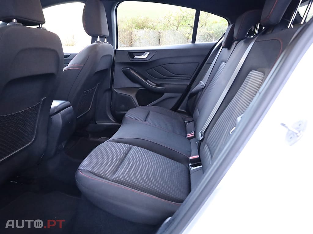 Ford Focus 1.0 Eco Boost MHEV ST-Line