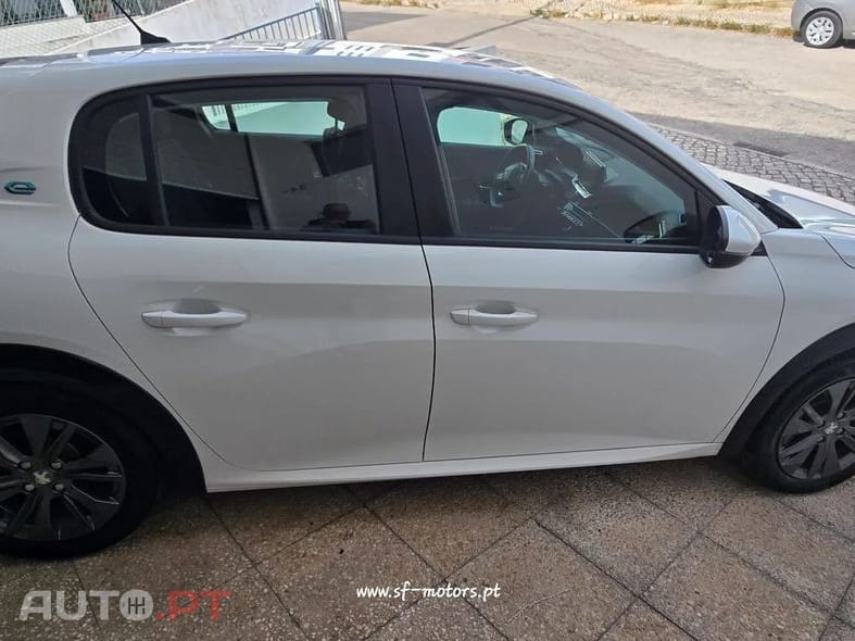 Peugeot E-208 Active
