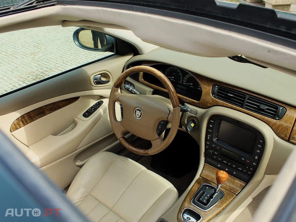 Jaguar S-Type 2.5 V6 Executive