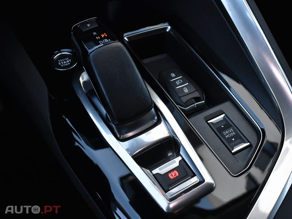 Peugeot 3008 1.6 Hybrid Allure Pack e-EAT8