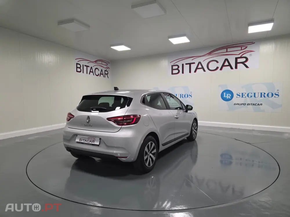Renault Clio 1.0 TCe Evolution — fotografia 30