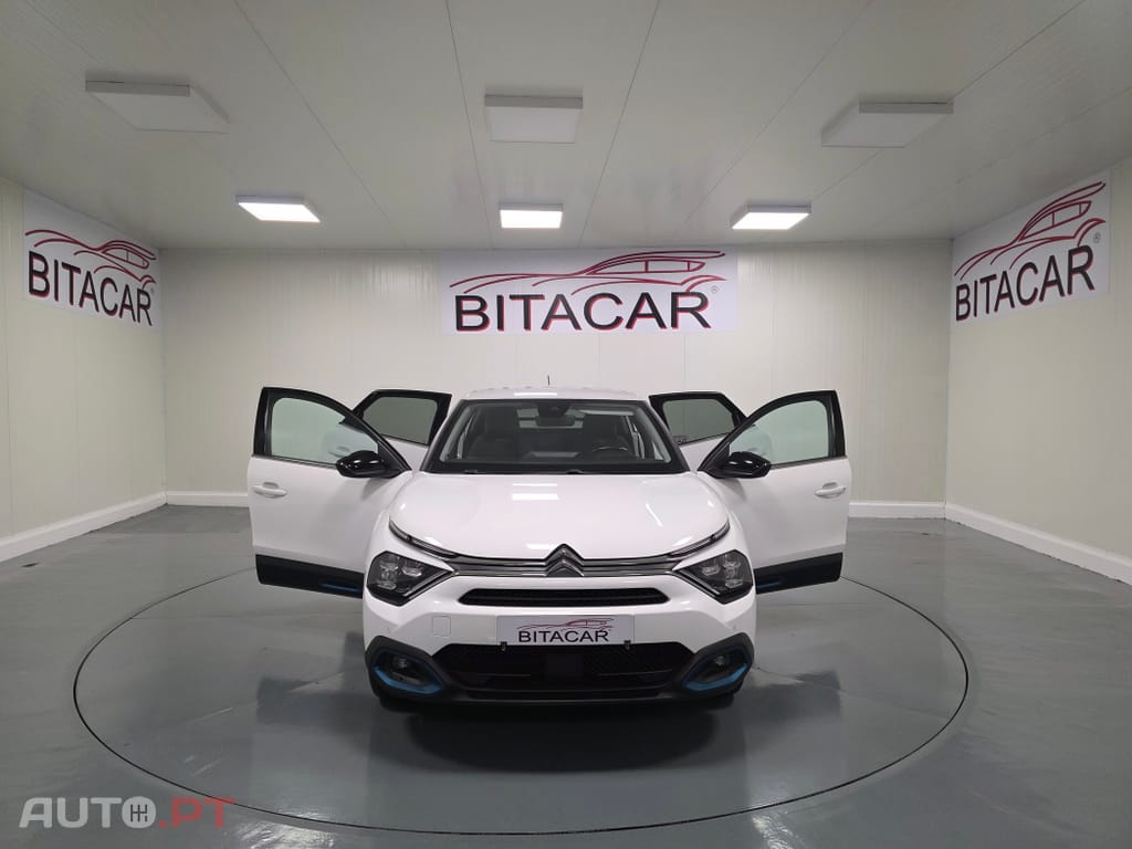 Citroën e-C4 50 kWh Shine — fotografia 2