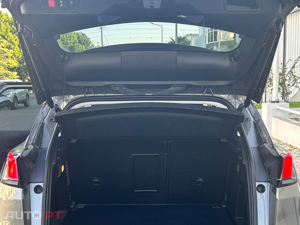 Peugeot 3008 PureTech 130 Stop&Start GPF EAT8 ALLURE