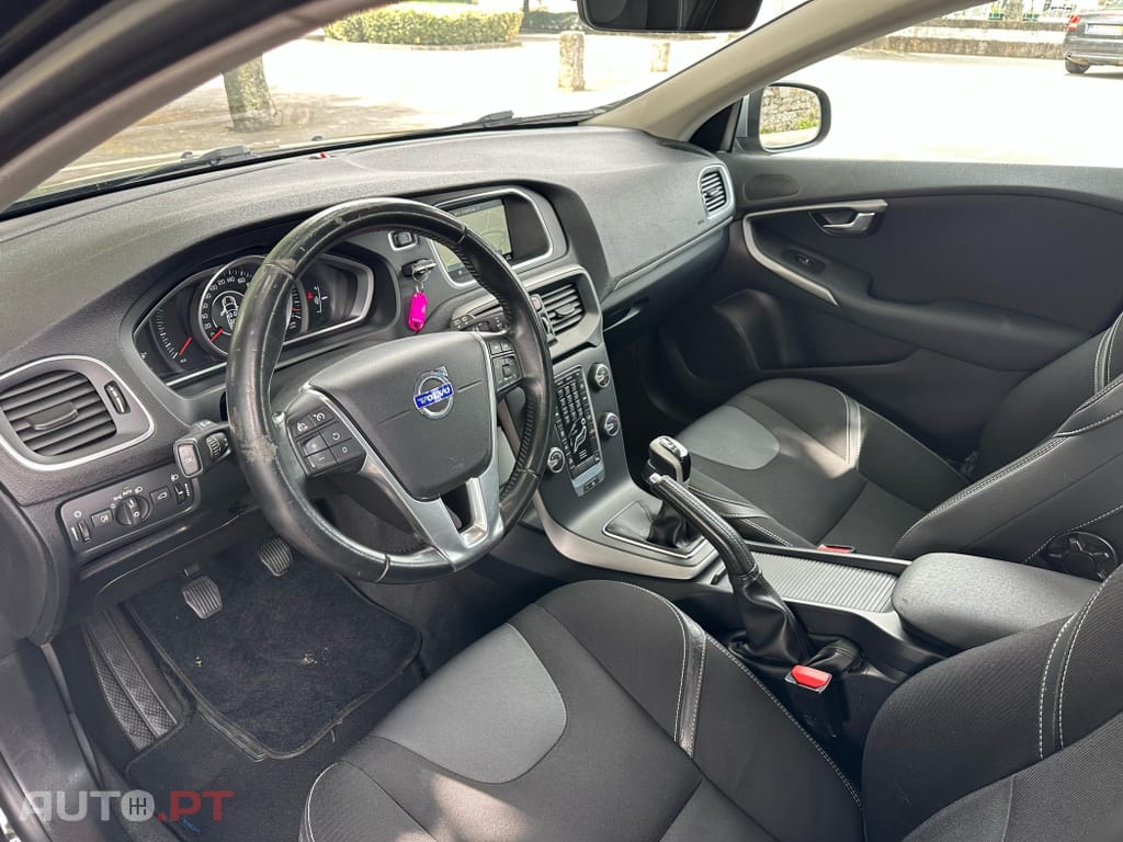 Volvo V40 2.0 D2 Momentum Eco