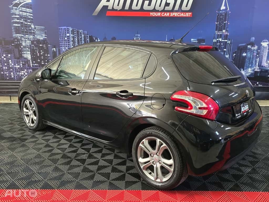 Peugeot 208 82 VTI Style
