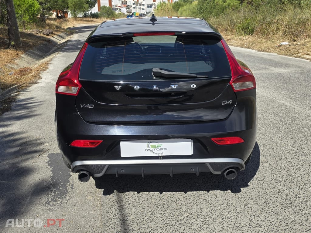 Volvo V40 2.0 D4 R-Design Summum