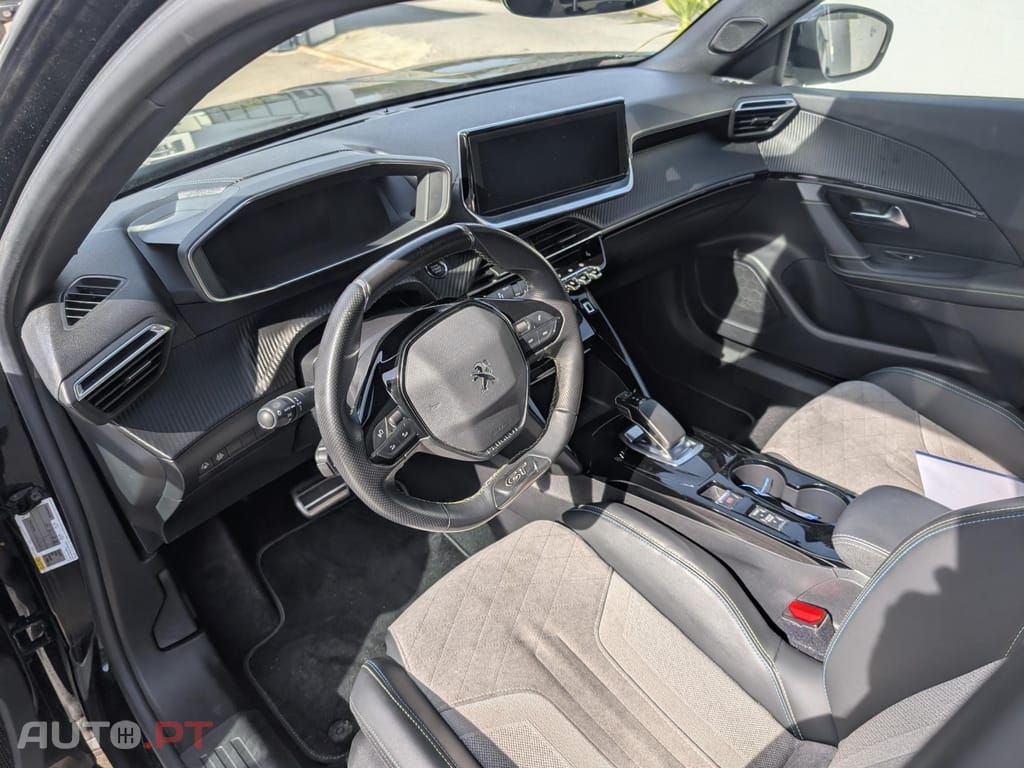 Peugeot E-2008 50 kWh GT Pack