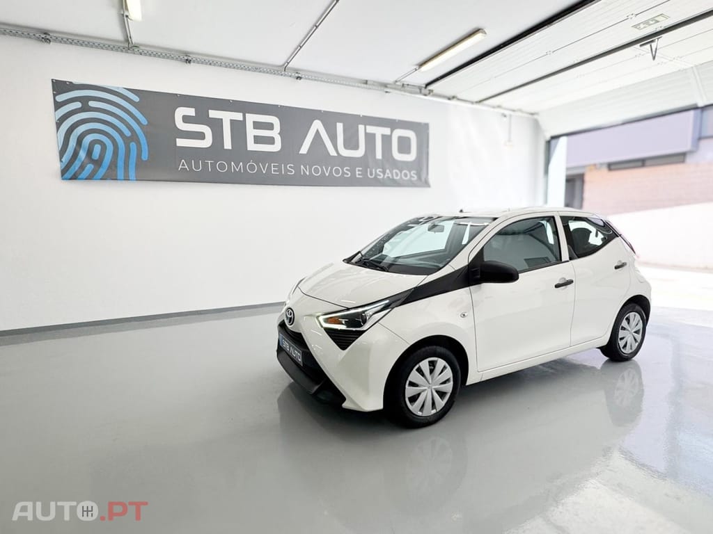 Toyota Aygo 1.0 X-Play Plus