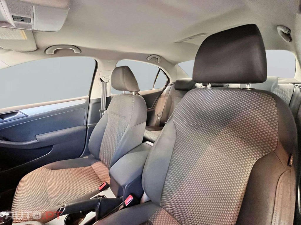 Volkswagen Jetta 1.6 TDI Advance BlueMotion