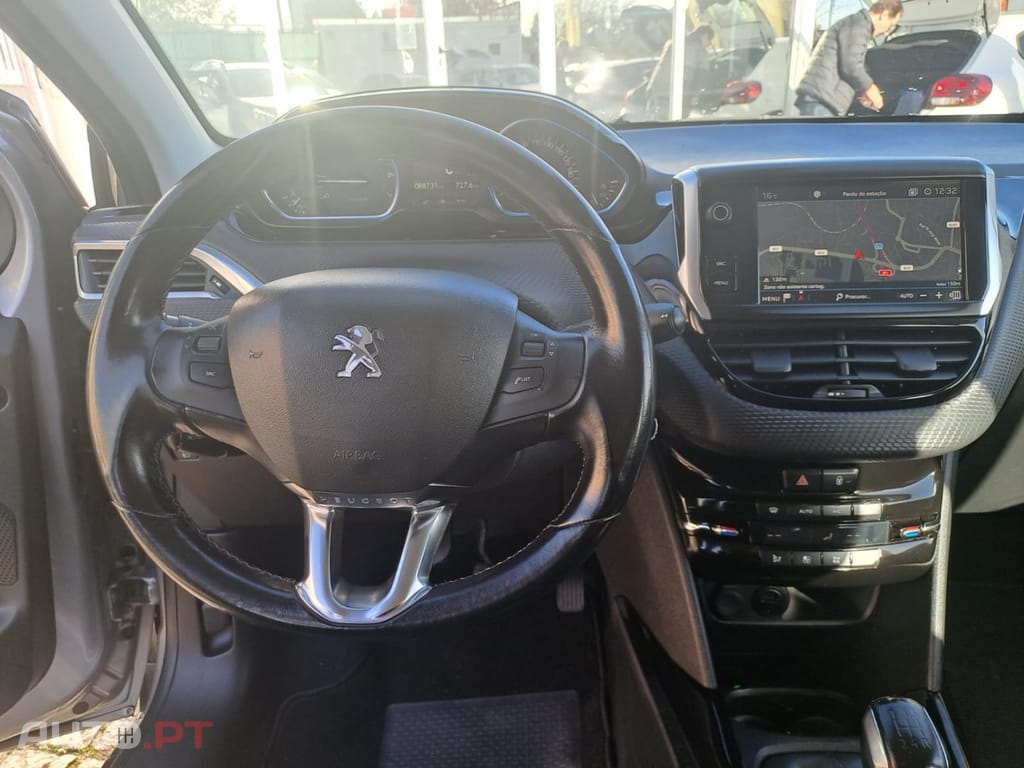 Peugeot 2008 1.2 PureTech Allure