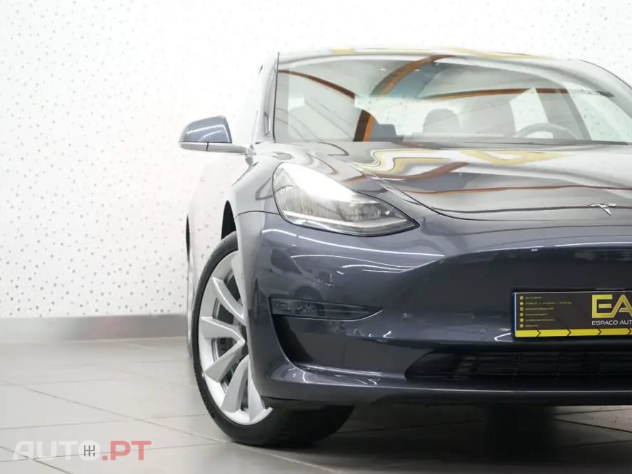 Tesla Model 3 Standard Range Plus RWD