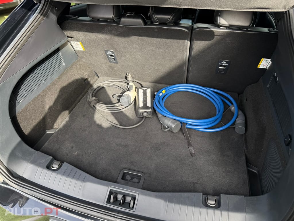 Ford Mustang Mach-E Alargada