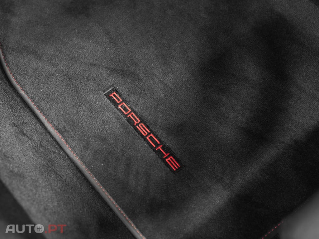 Porsche 992 Carrera 4 GTS PDK