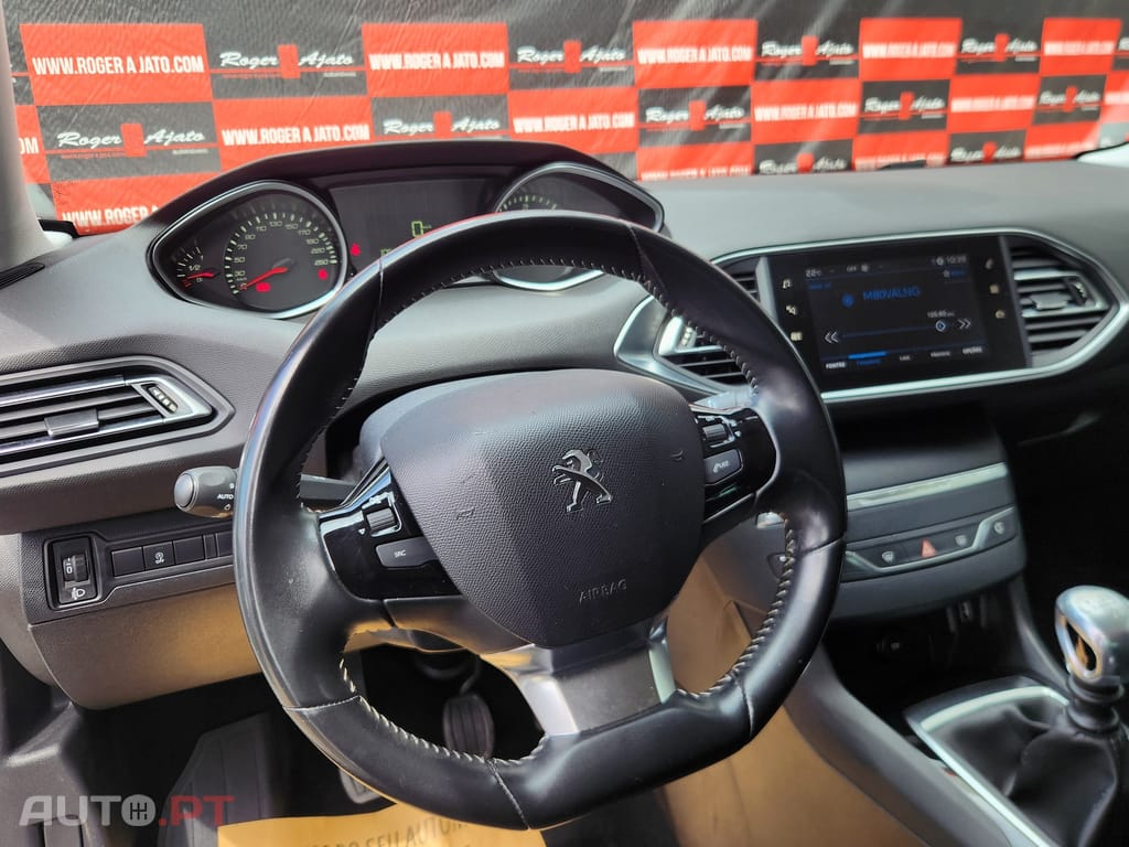 Peugeot 308 1.5 BlueHDi Business Line