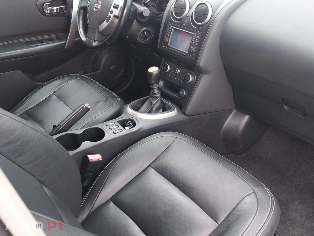 Nissan Qashqai +2 1.6 dCi Tekna Premium 18
