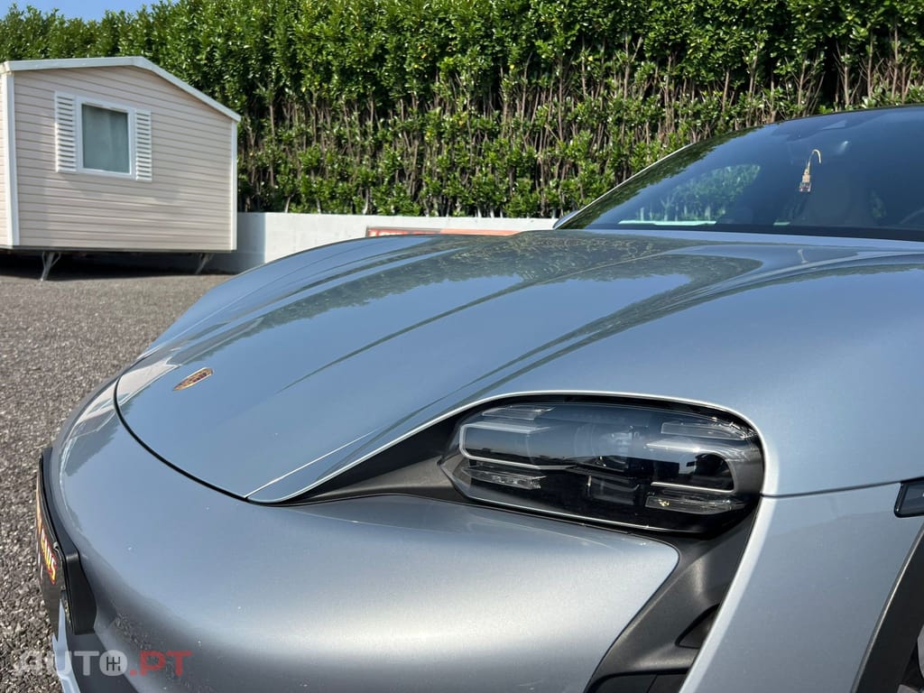 Porsche Taycan CT 4