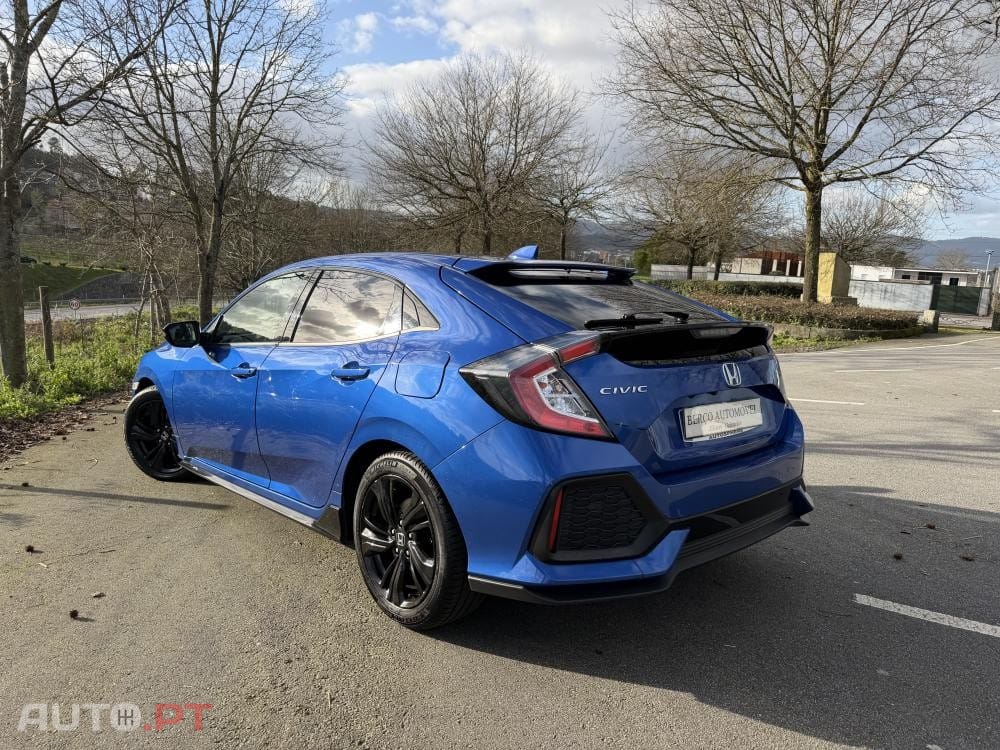 Honda Civic 1.0 i-VTEC Dynamic CVT