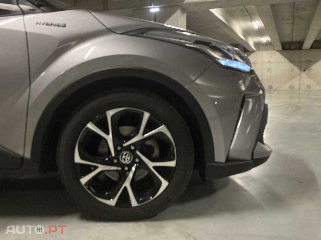 Toyota C-HR 2.0 Hybrid Square Collection