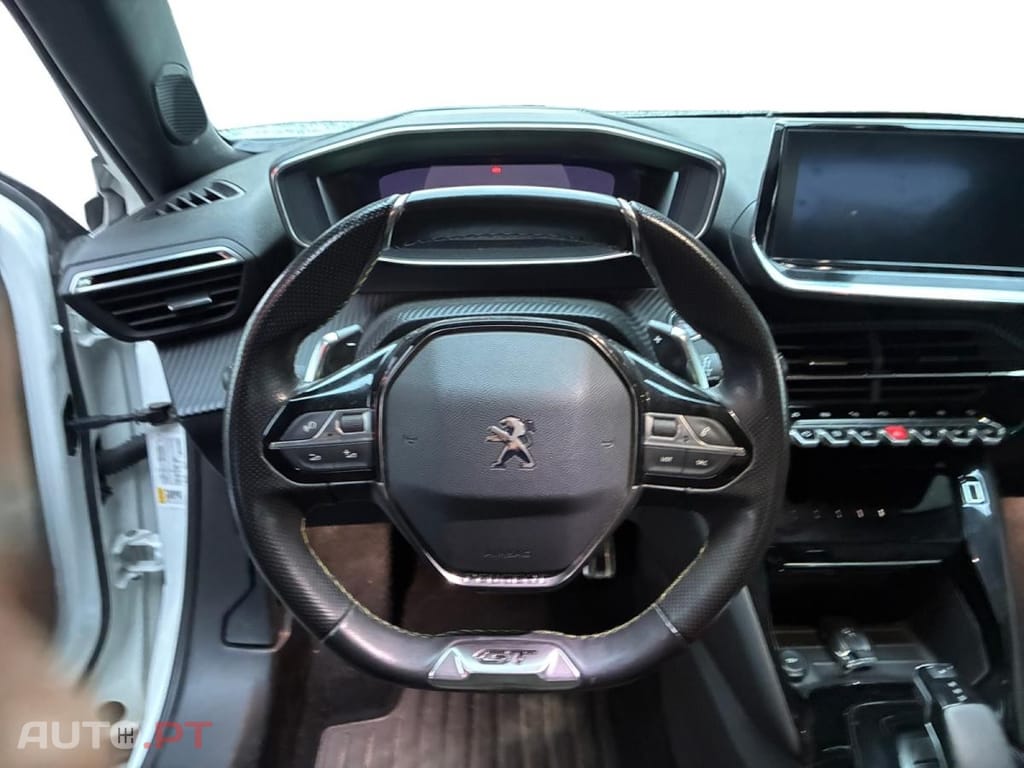 Peugeot 2008 1.2 PureTech GT Line EAT8