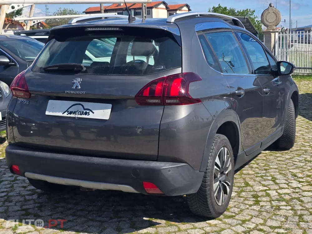Peugeot 2008 PureTech 130 Allure Pack