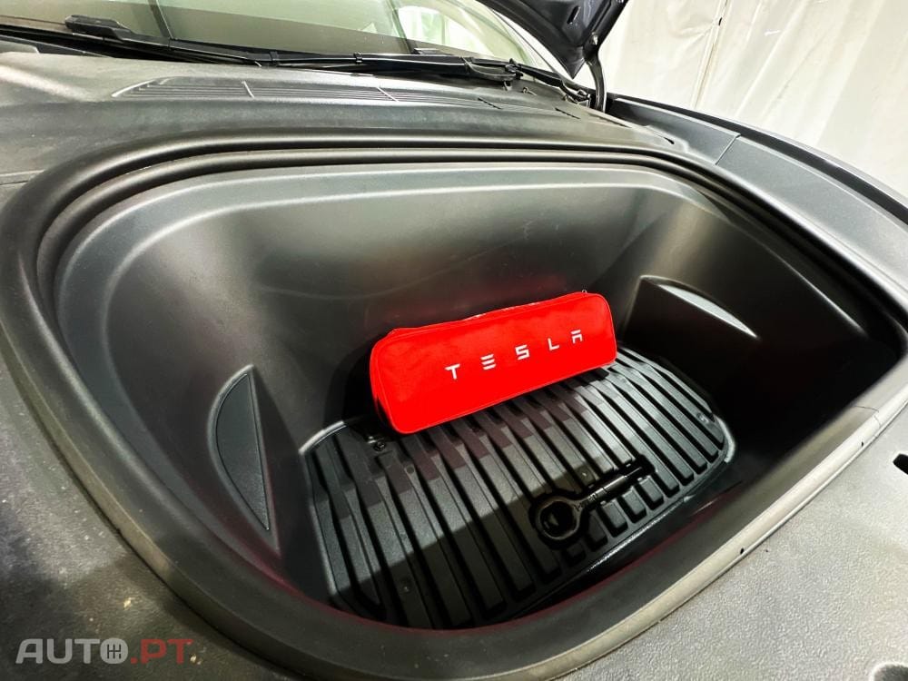 Tesla Model Y Long Range Dual Motor AWD