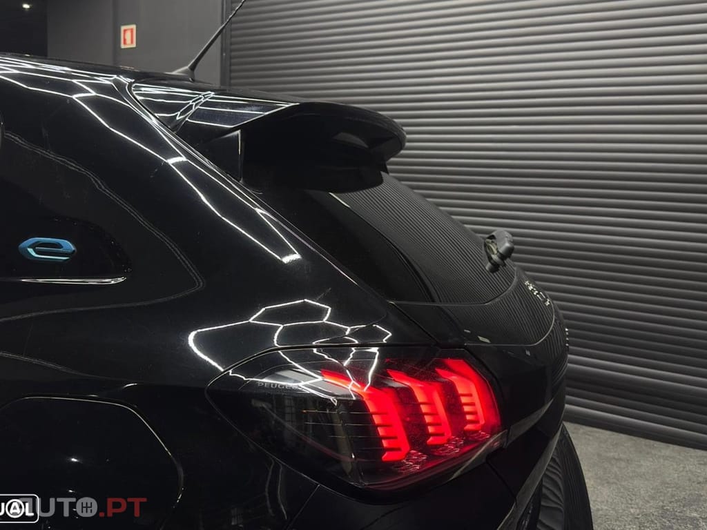 Peugeot E-208 50 kWh Allure Pack