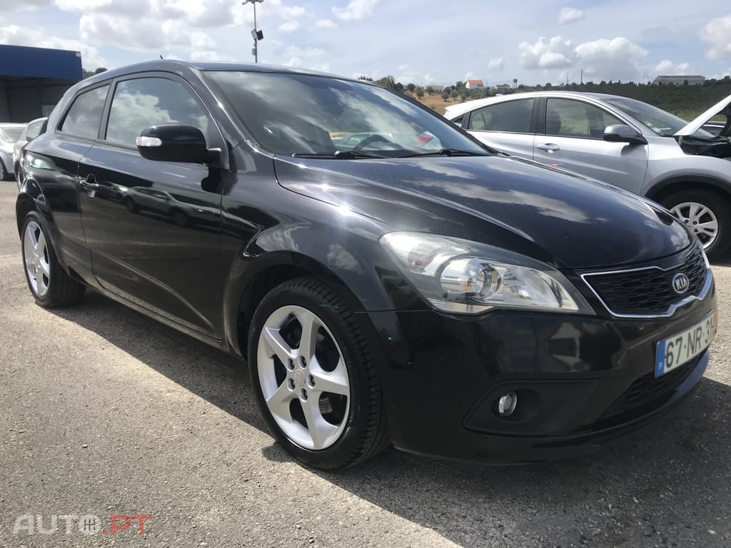 Kia Ceed S Coupé 1.6 CRDi EX ISG