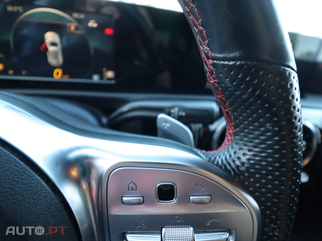 Mercedes-Benz A 180 d AMG Line Aut. — fotografia 16