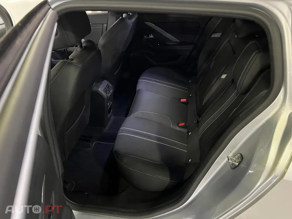 Opel Astra Sports Tourer 1.2 T Hybrid GS eDCT