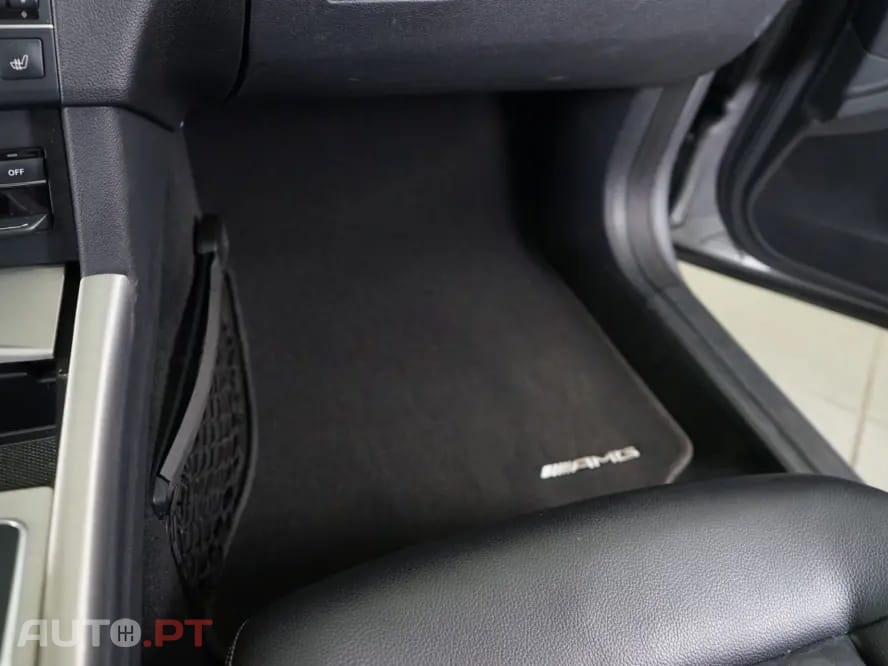 Mercedes-Benz E 220 CDi Avantgarde BlueEfficiency Auto