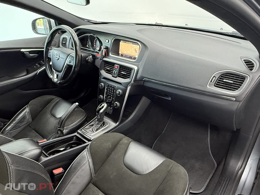 Volvo V40 2.0 D2 R-Design Momentum Geartronic