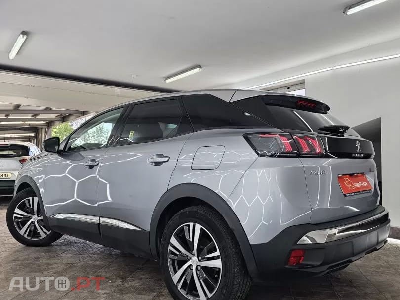 Peugeot 3008 1.6 Hybrid Allure e-EAT8