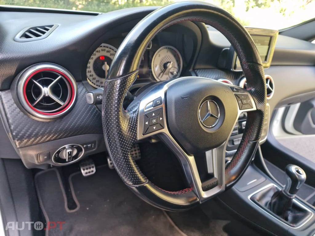 Mercedes-Benz A 180 d AMG Line