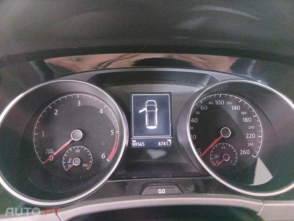 Volkswagen Touran 2.0 TDI Confortline DSG