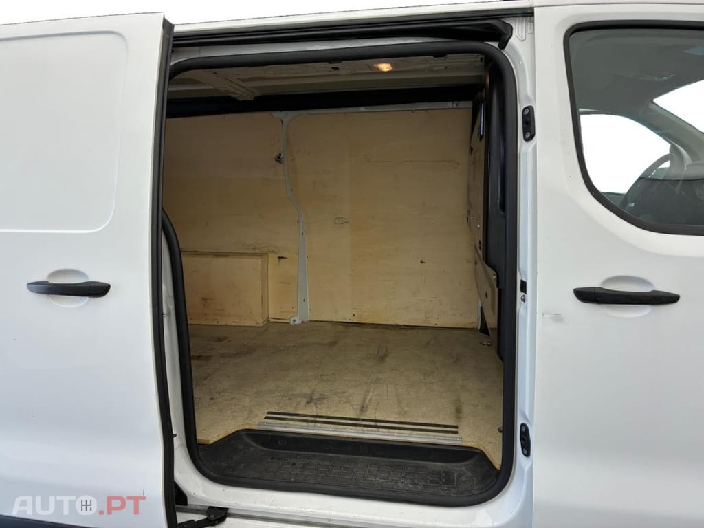 Peugeot Expert 2.0 BlueHDi Long Asphalt