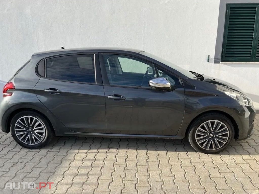Peugeot 208 Peugeot 208 Allure 1.2 PureTech 2018