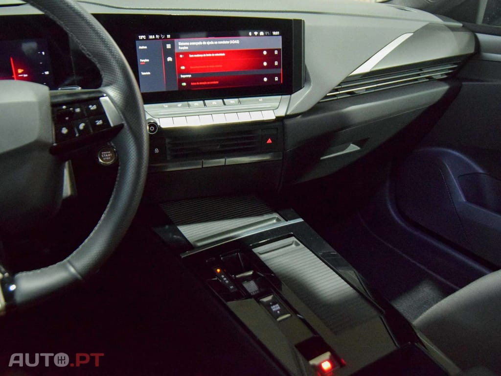 Opel Astra Sports Tourer 1.2 T Hybrid GS eDCT