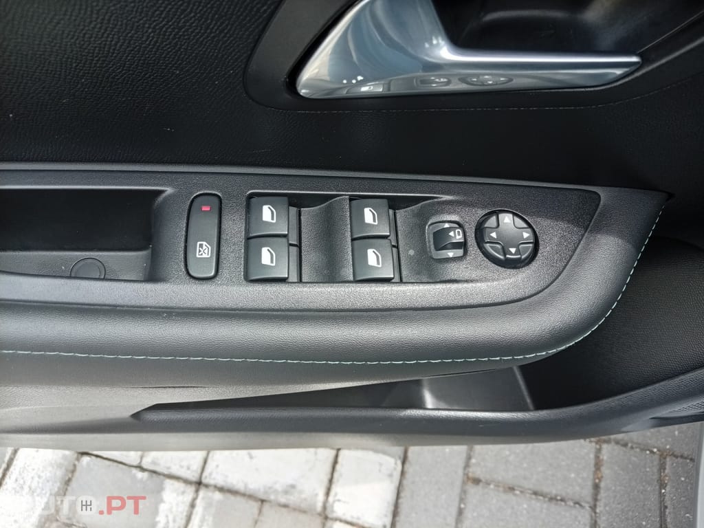 Peugeot E-208 50 kWh Allure