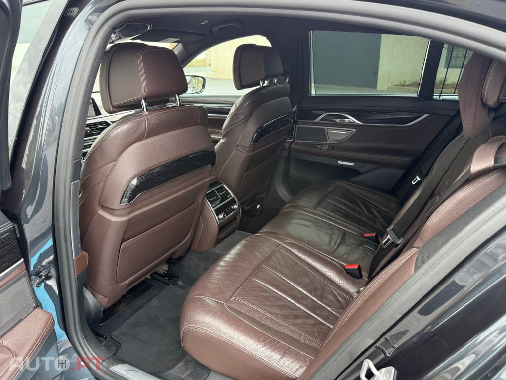BMW 740 d xDrive Pack M Auto