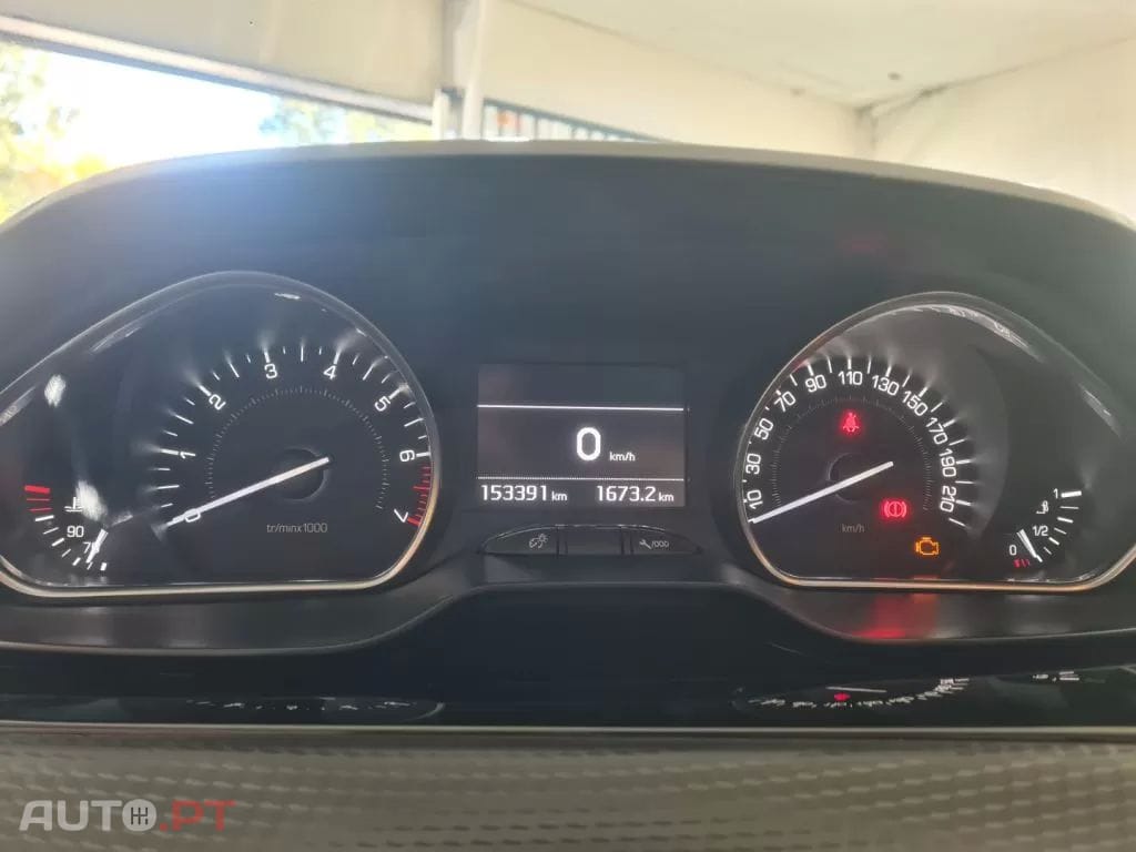 Peugeot 2008 1.2 VTi Active