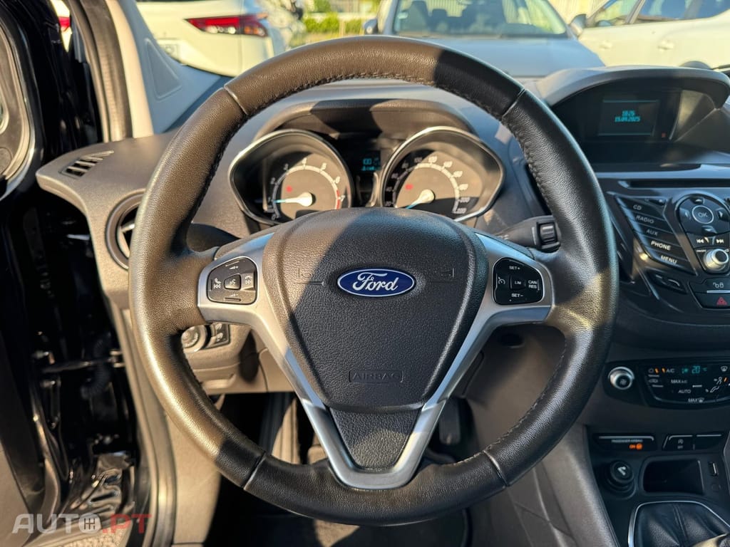 Ford Tourneo 1.0 EcoBoost Titanium