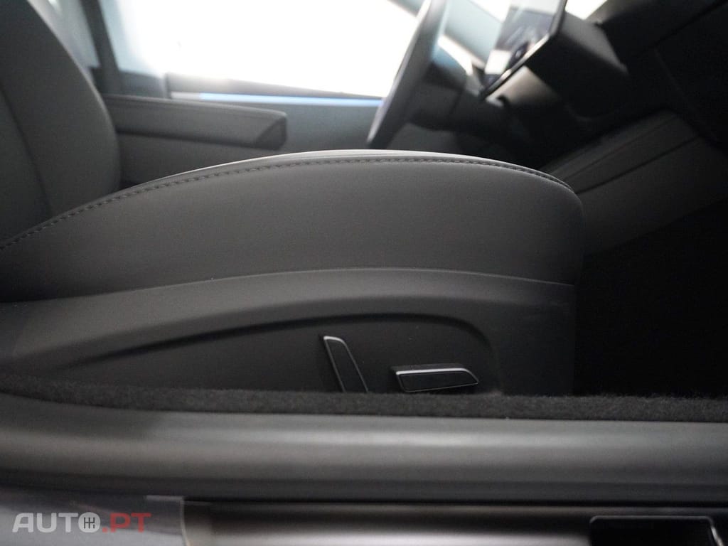 Tesla Model 3 Standard Range Plus RWD