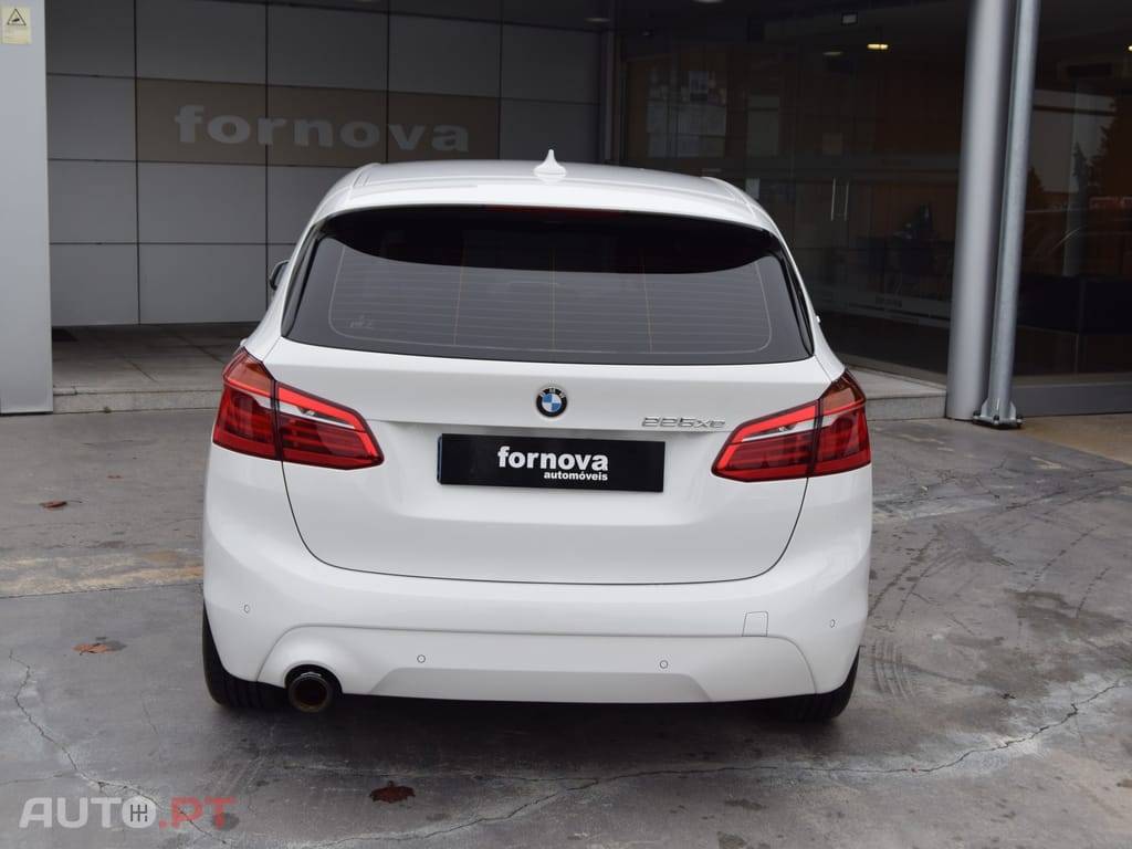 BMW 225 xe