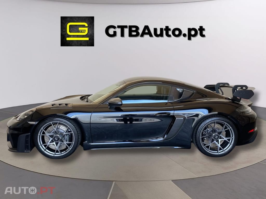 Porsche 718 GT4 RS 