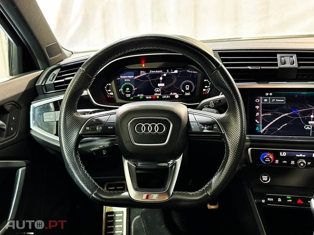 Audi Q3 45 TFSIe S line S tronic