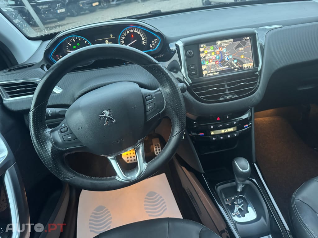 Peugeot 2008 1.2 PureTech Crossway EAT6