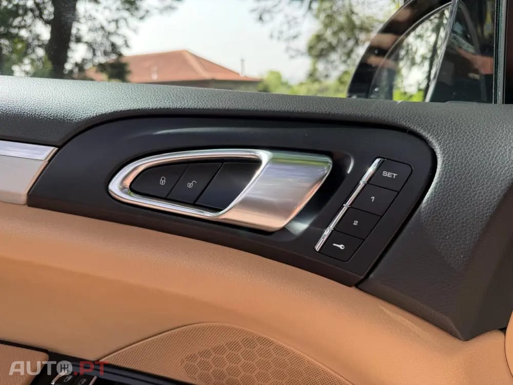 Porsche Cayenne S E-Hybrid Platinum Edition