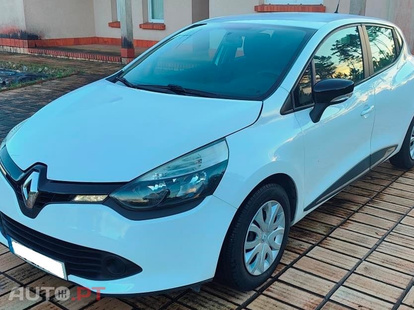 Renault Clio 1.5 dCi Zen / 89€ mês
