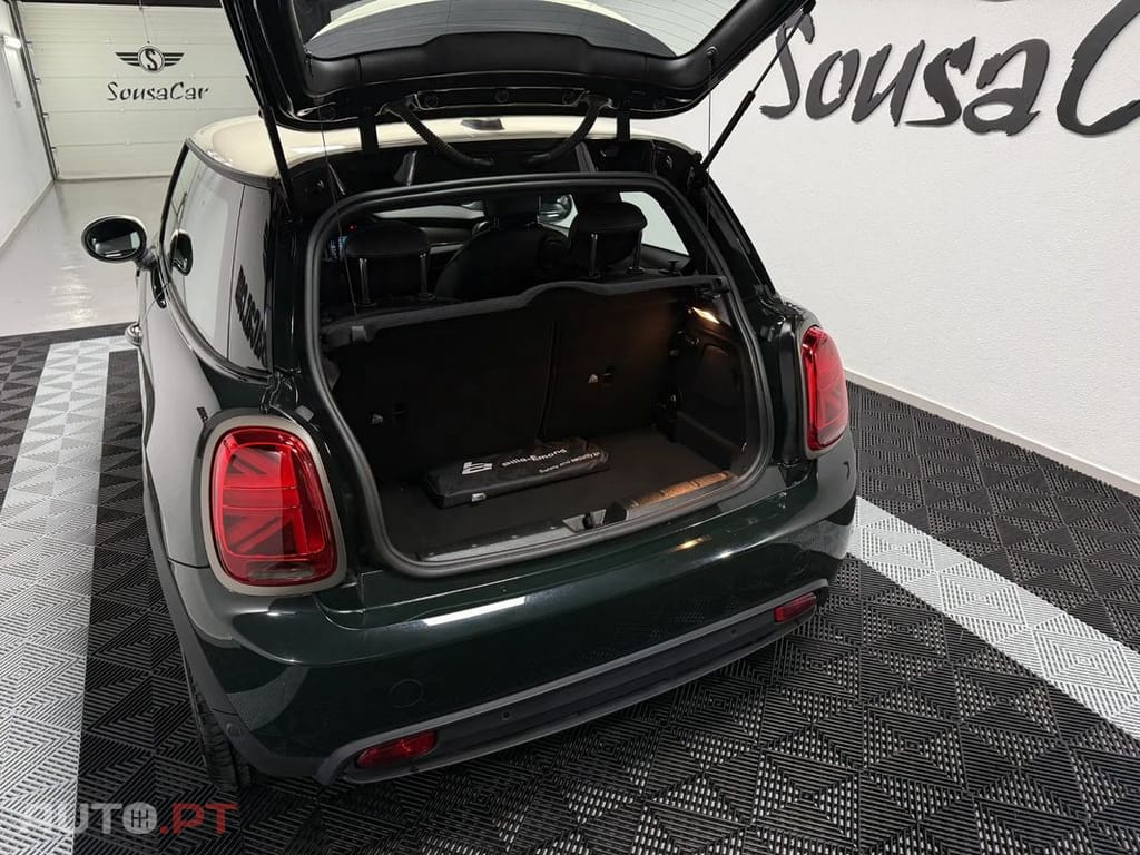 MINI Cooper Cooper SE Resolute Edition